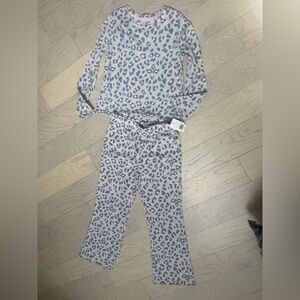 Cuddl Duds Leopard Print Loungewear Top - Light Gray & Pink Trim